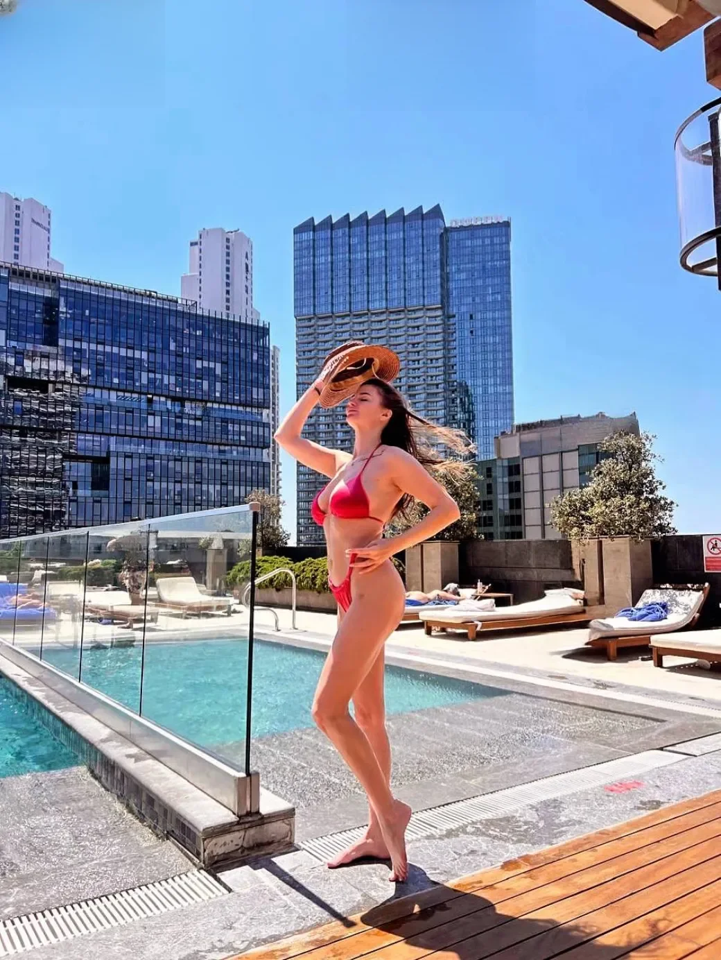 Victoria thumbnail 14