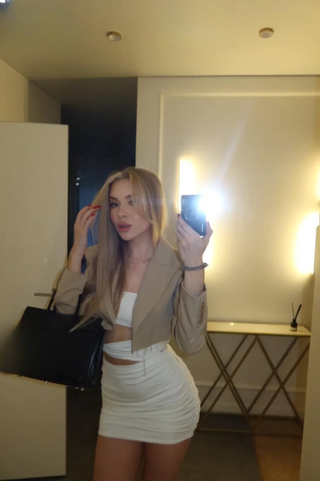 Alena thumbnail 24