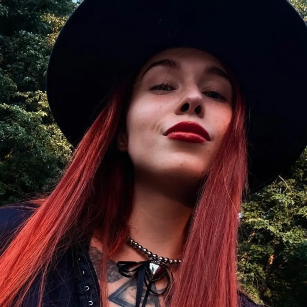 Helena Hey thumbnail 9