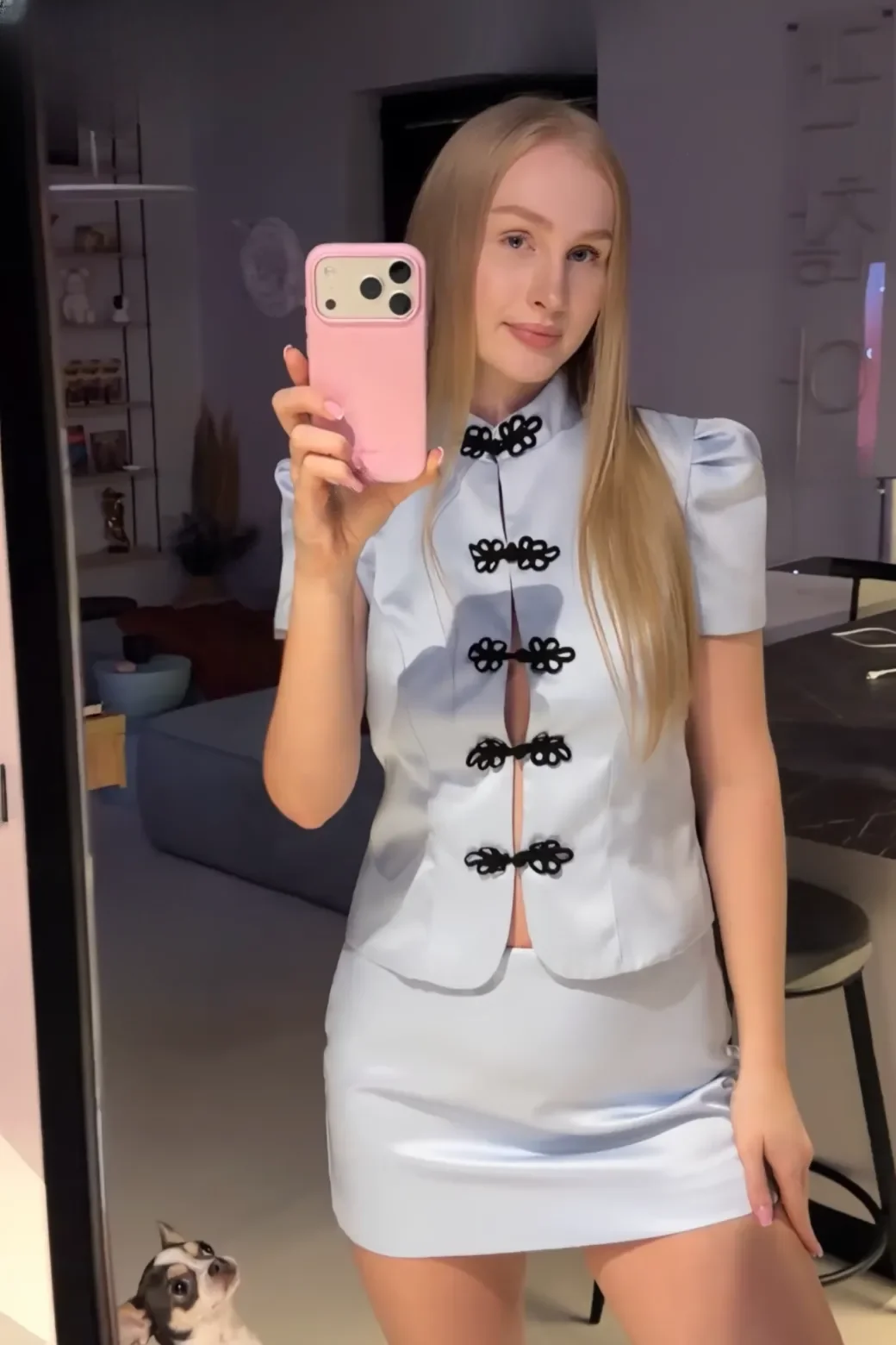 Chloe thumbnail 12