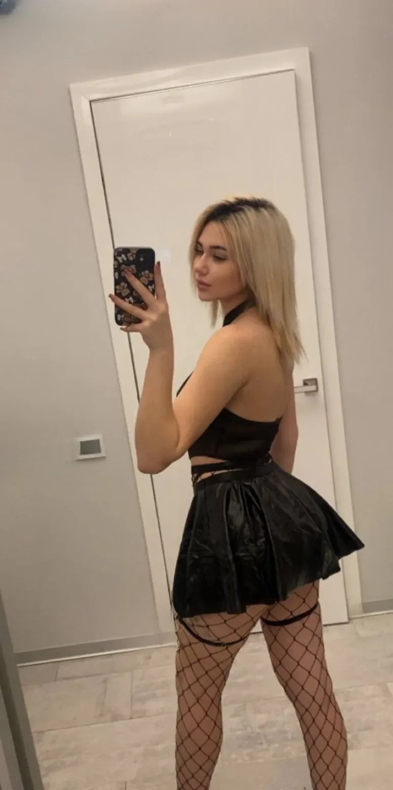 Angelina thumbnail 21