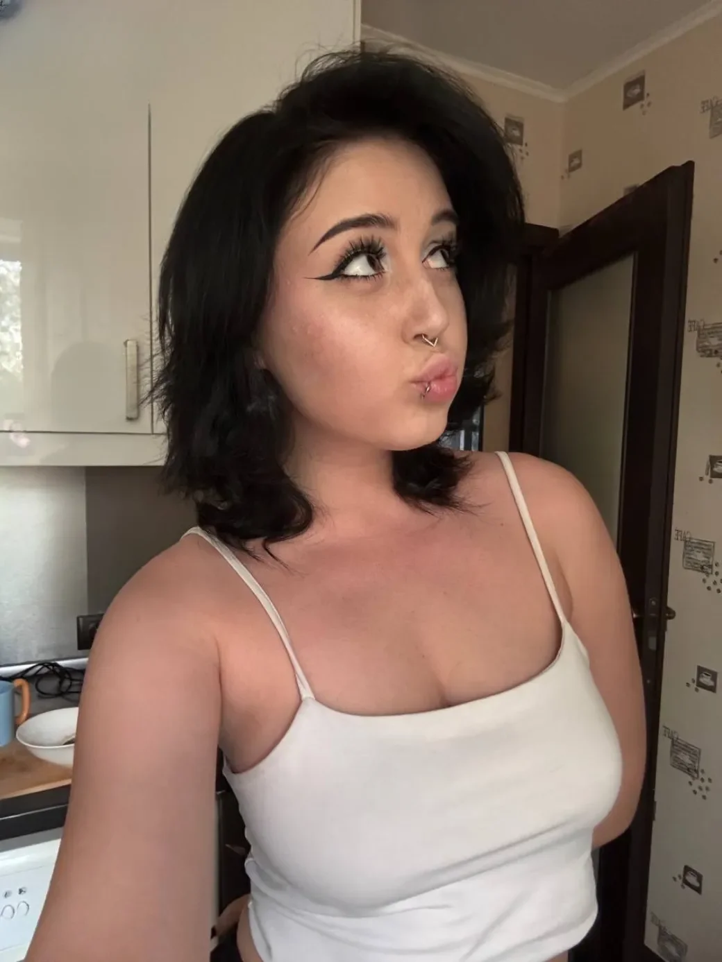 Vanessa thumbnail 9